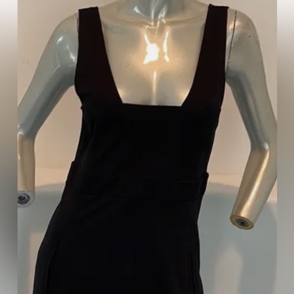 Theory  - Amika  -  Black V cut sleeveless fitted Cocktail mini dress | small - Picture 5 of 15